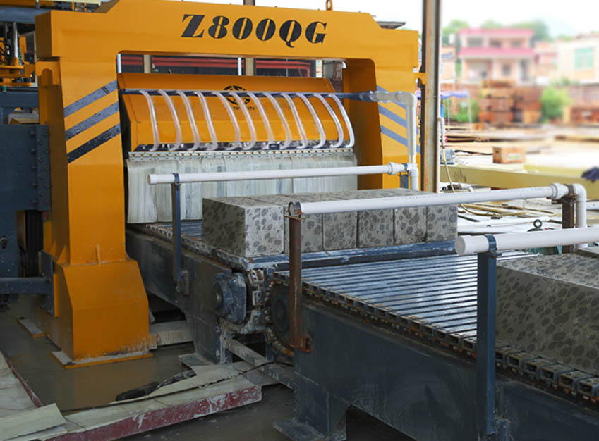 免蒸加氣(qi)塊設備一(yi)機雙用的(de)市場前景(jǐng)