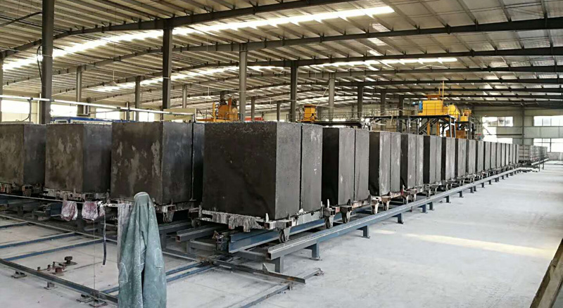 恒興磚(zhuān)機告訴(su)你2018年投(tou)資免蒸(zhēng)發泡磚(zhuan)設備的(de)優勢