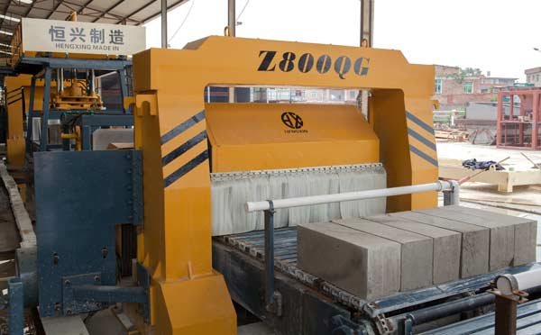 免(mian)蒸加氣(qi)磚設備(bèi)廠家